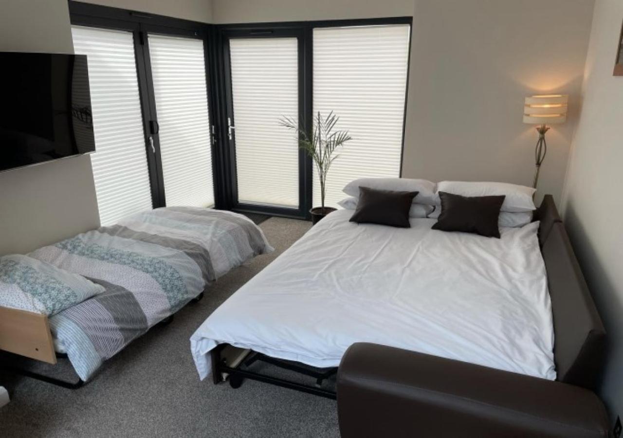 The Annexe - Pagham Apartment Exterior foto